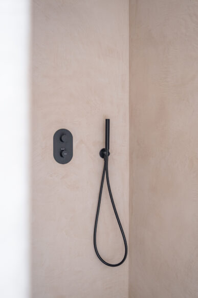 2021 - MX - BE - HomeSweetHome 04 - IN WR - APPL Floor Couture - CREA Phénix Interiors - ©NickCannaerts - TAGS bathroom shower