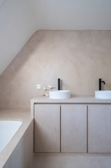 2021 - MX - BE - HomeSweetHome 08 - IN FS WR WL FU - APPL Floor Couture - CREA Phénix Interiors - ©NickCannaerts - TAGS bathroom sink bath