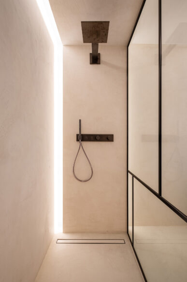 2021 - MX - BE - Showroom Schoeffaerts 01 - IN WR - APPL Floor Couture - CREA Phénix Interiors - ©NickCannaerts - TAGS bathroom shower